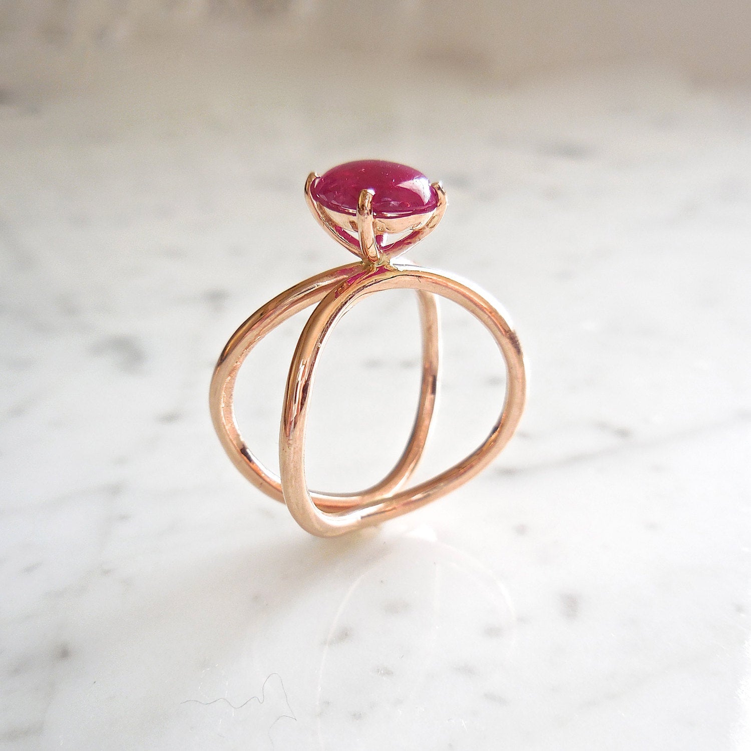 Ruby Ring with Brilliants in Yellow Gold | KLENOTA